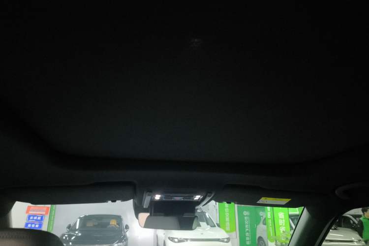 Used Formula Leopard Titanium 3 2025 501 km All-Wheel Drive Intelligent Driving Max Edition Headliner