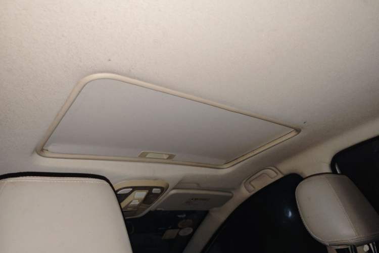 Used HYOSOW H3 2016 H3F 1.5L Manual Luxury Model Headliner