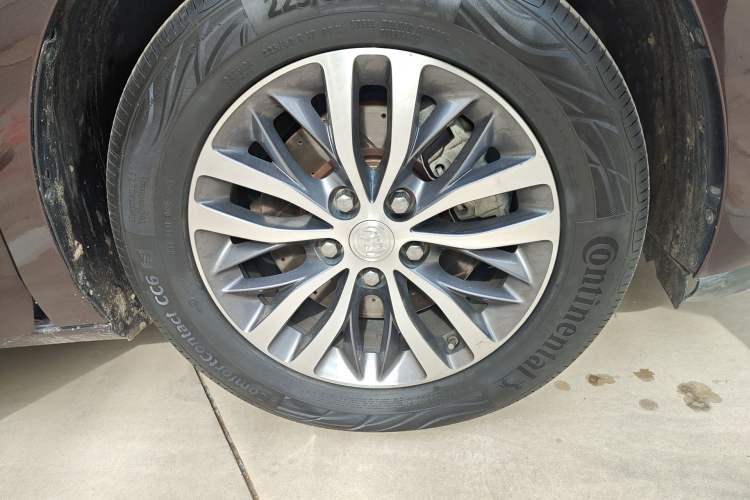 Used Buick GL8 2020 ES Land Cruiser 653T Luxury Edition Right Front Wheel Hub