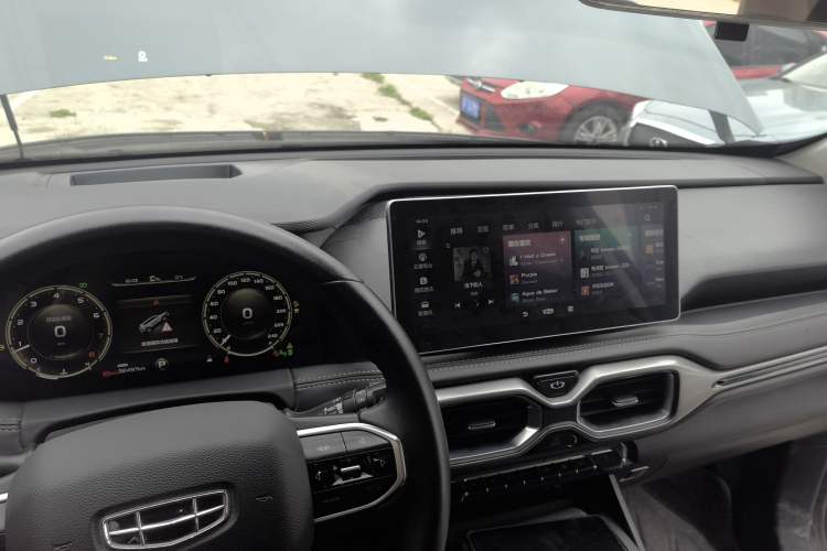 Used Geely Auto Haoyue 2020 1.8TD DCT Flagship 5-Seater Center Console