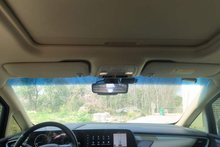 Used Buick GL8 2022 ES Landtrek 653T Luxury Edition
