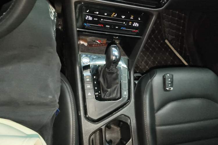 Used Volkswagen Tharu 2022 280TSI Two-Wheel-Drive Luxury Edition