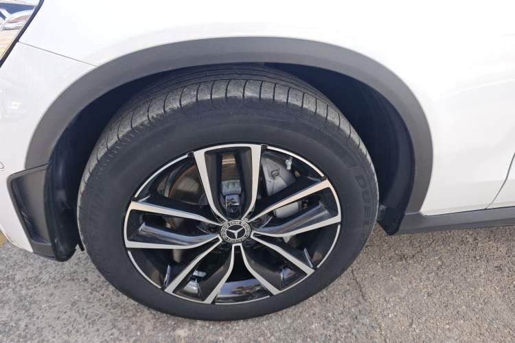 Used Mercedes-Benz GLC 2021 GLC 260 L 4MATIC Luxury Model Exterior 4