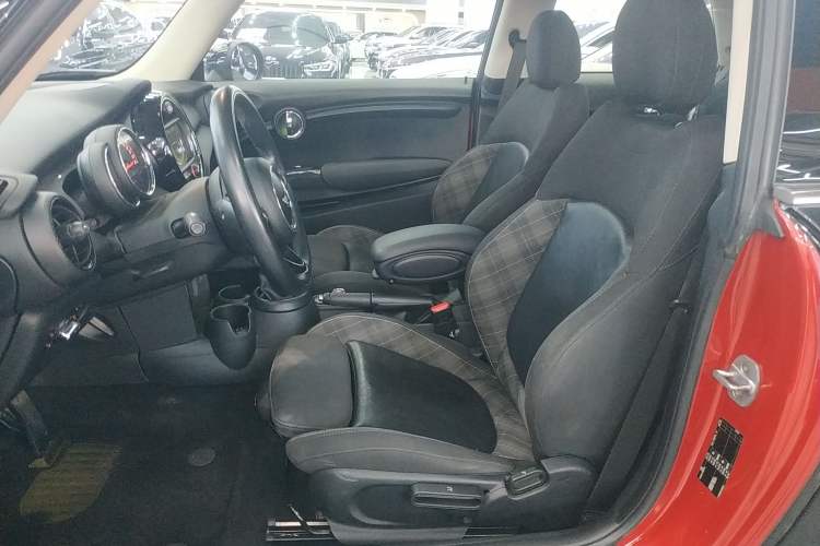 Used MINI MINI 2016 1.5T COOPER
