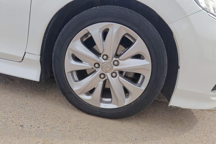 Used Honda Jade 2020 1.8L automatic Comfort version Right Front Wheel Hub