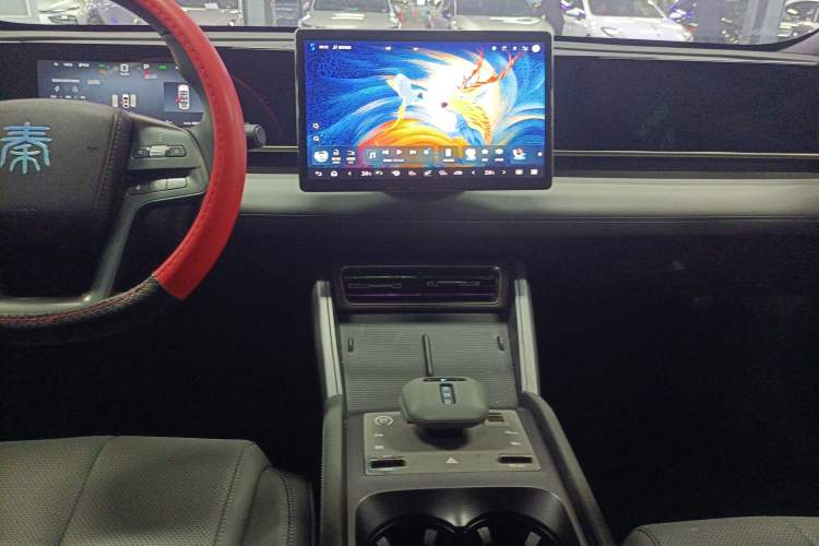 Used BYD Qin L 2025 DM-i Smart Drive 80KM Leading Model Audio And AC Panel