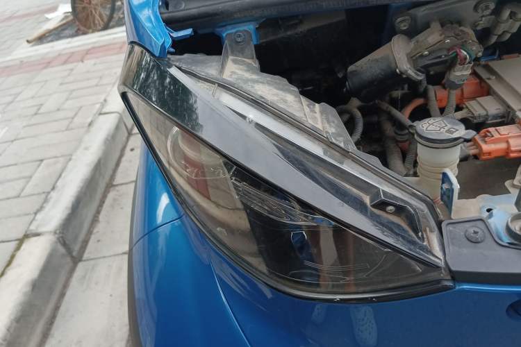 Used Baojun E100 2019 250KM Smart Drive Edition Right Front Headlight