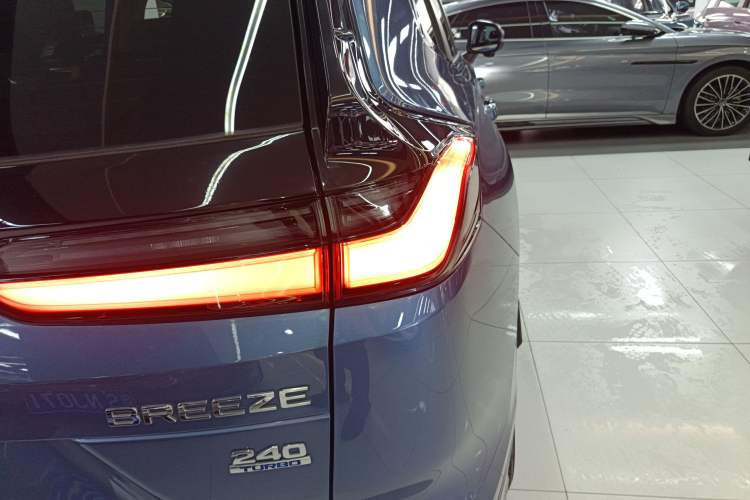 Used Honda Breeze 2023 240TURBO Four-Wheel Drive Luxury Edition 5 Seats Exterior 3