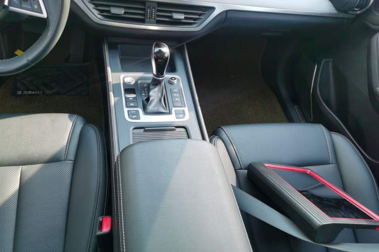 Used BYD Tang 2018 2.0T Automatic Smart Connect Prestige 7-Seater China V Standard Gear Lever