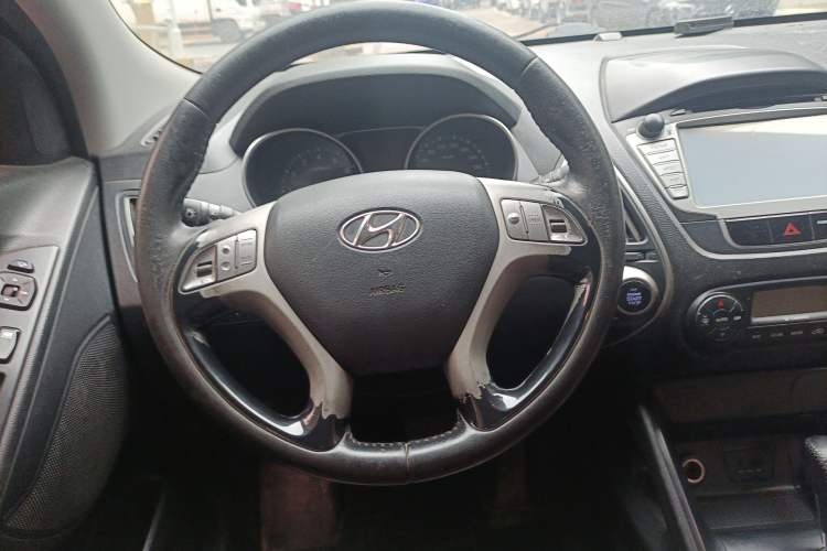 Used Hyundai ix35 2010 2.0L Automatic Two-Wheel Drive Elite Edition GLS Steering Wheel