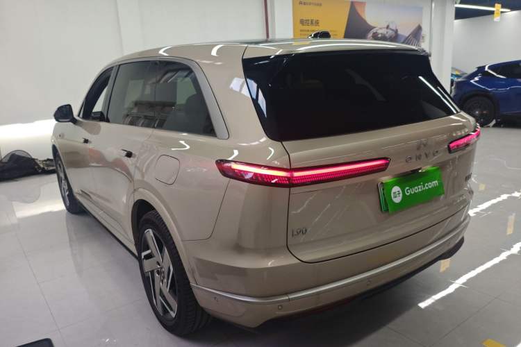 Used ONVO Luxeed L90 2025 Model—Max Six-Seater Version
