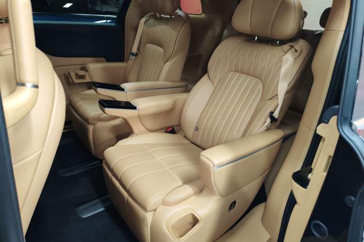 Used VOYAH Dream 2025 PHEV Four-Wheel-Drive Flagship Kunpeng Edition