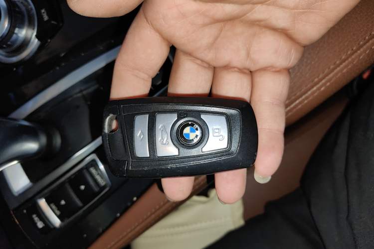 Used BMW 5 Series 2015 520i Elegant Edition
