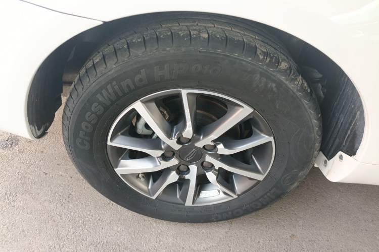 Used Geely Auto Emgrand 2019 Leading Edition 1.5L Manual Luxury Model China VI Standard