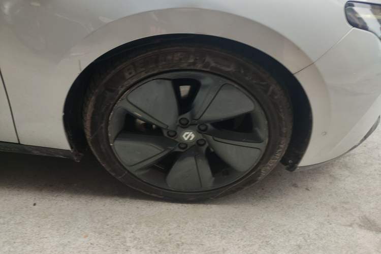 Used Leapmotor C01 2022 Rear-Drive Long-Range Version Right Front Wheel Hub