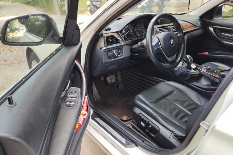 Used BMW 3 Series 2014 320Li Fashion Design Package
