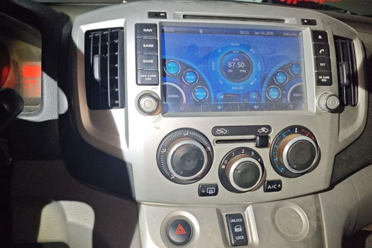 Used Nissan NV200 2013 1.6L Luxury Model China IV Standard