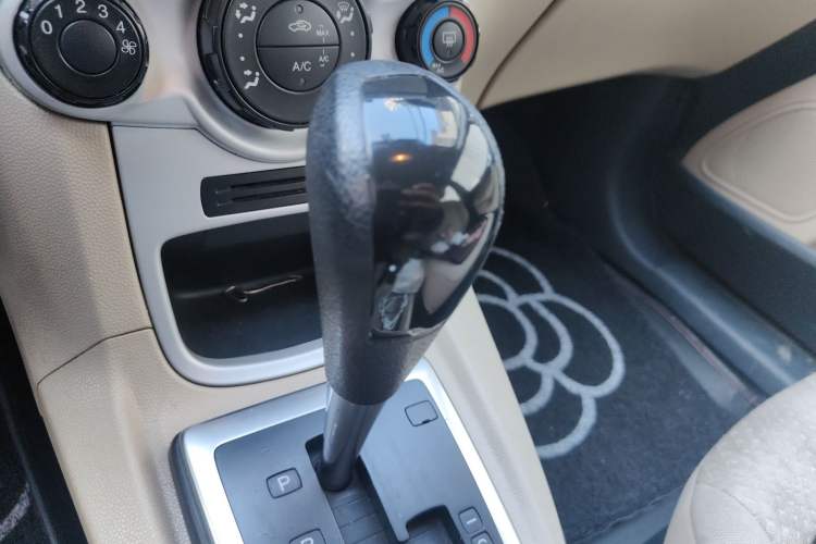 Used Ford Fiesta 2011 Hatchback 1.5L Automatic Fashion Edition
