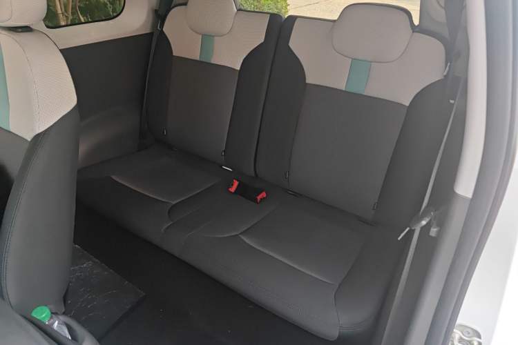 Used CHANGAN Lumin 2024 130km Qingyue Version Interior 4