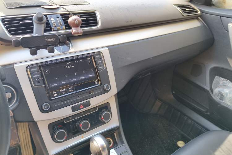 Used Volkswagen Magotan 2016 1.8TSI Smart Comfort Model Audio And AC Panel