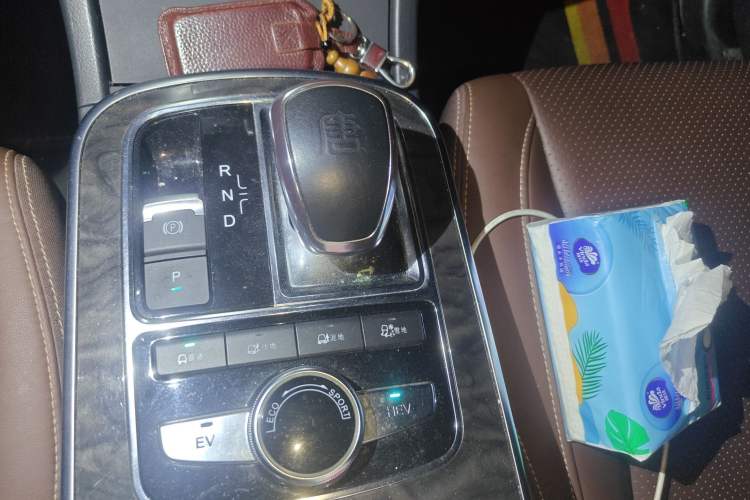 Used BYD Tang New Energy 2015 2.0T Four-Wheel-Drive Flagship Model Gear Lever