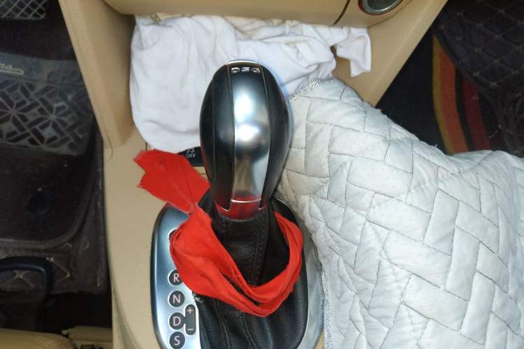 Used Volkswagen Touran 2011 1.4T DSG Zhiya Edition 5 Seats Gear Lever