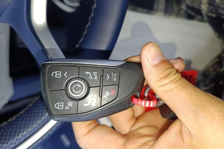Used Buick Century 2023 2.0T Six-Seater Yinshi Edition Vehicle Key