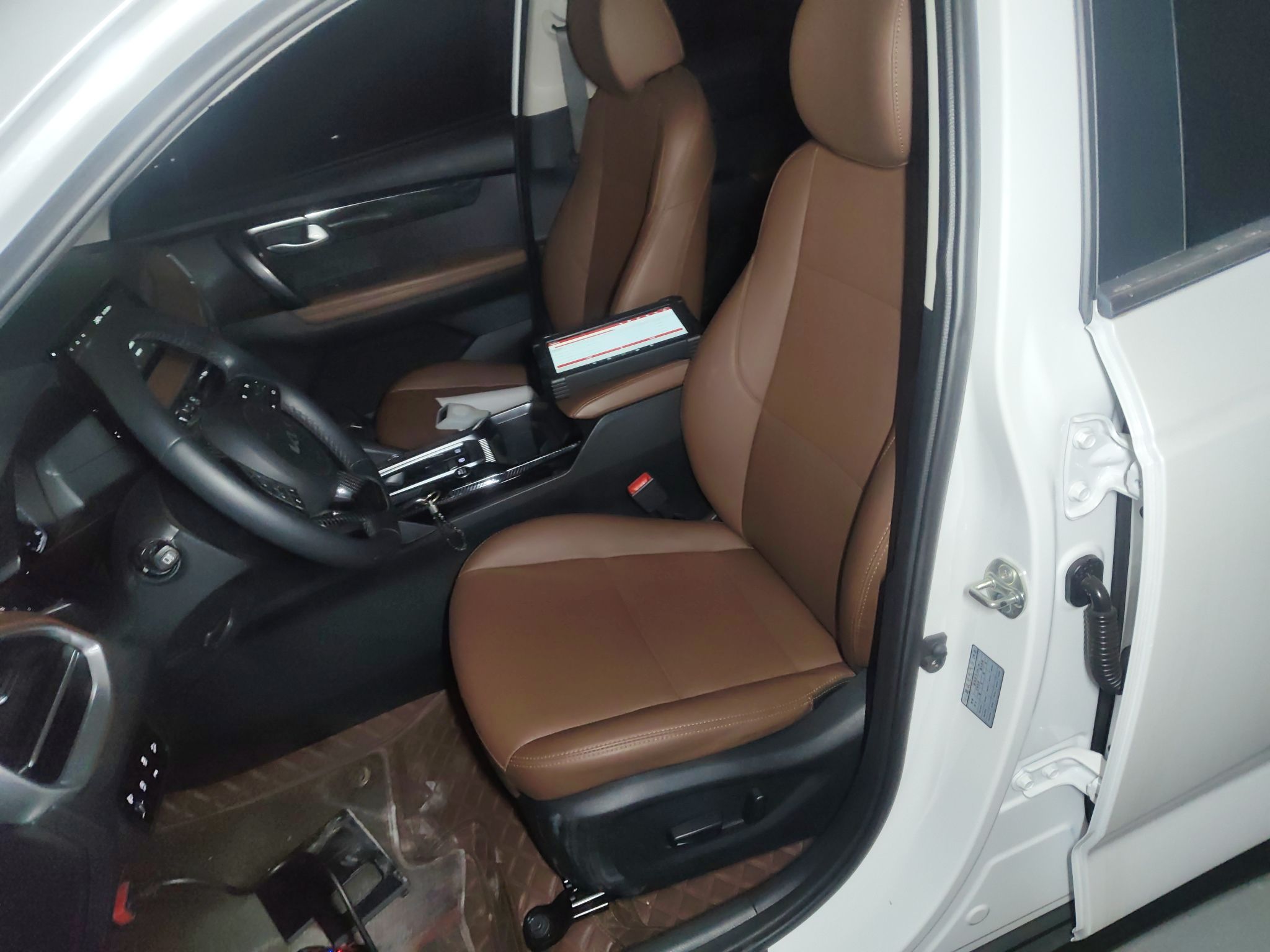 Переднее сиденье в автомобиле