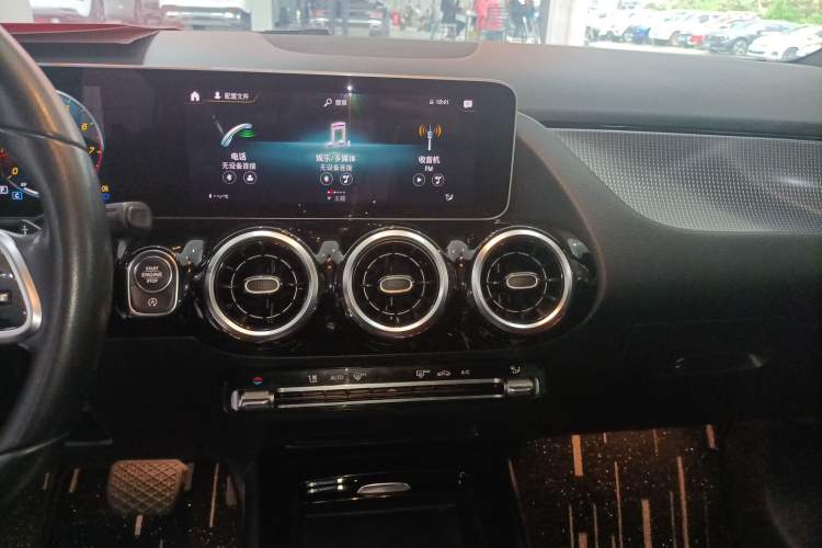 Used Mercedes-Benz B-Class 2020 B 200 Sport Edition Audio And AC Panel