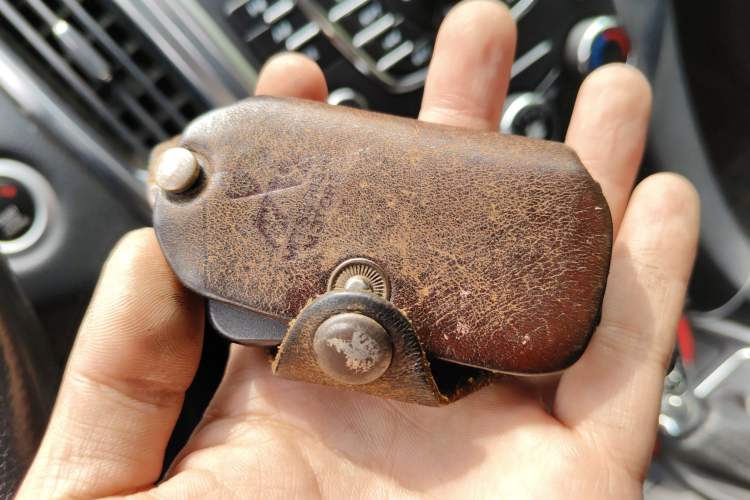 Used JMC Yusheng S350 2013 2.4T Automatic 4x4 Diesel Luxury 5-Seater Interior 1