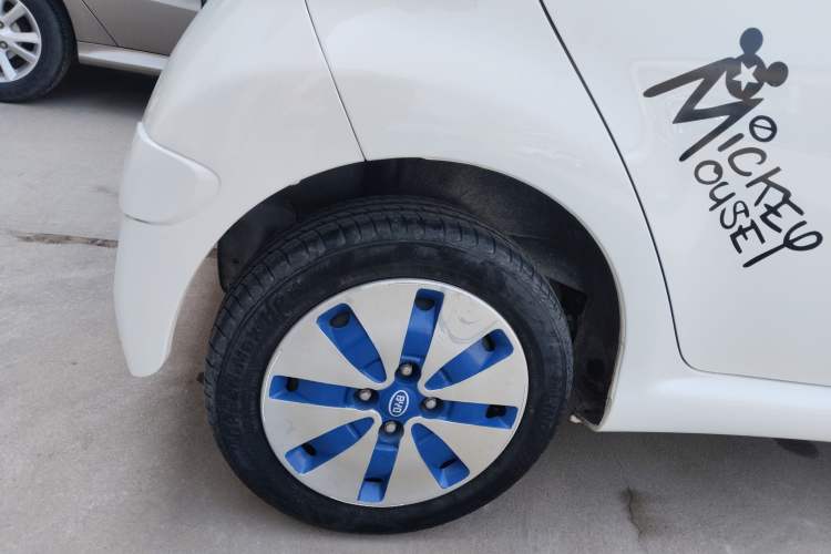 Used BYD F0 2015 1.0L XuanKu Model Right Rear Wheel Hub