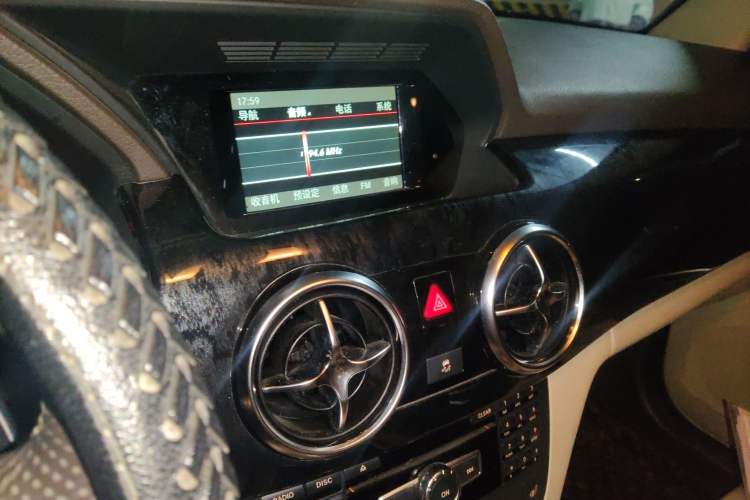 Used Mercedes-Benz GLK-Class 2013 GLK 300 4MATIC Dynamic Sunroof Model Audio And AC Panel