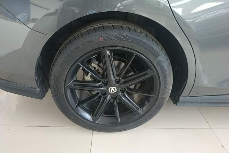 Used CHANGAN UNI-V 2024 1.5T High-Energy Version Right Rear Wheel Hub