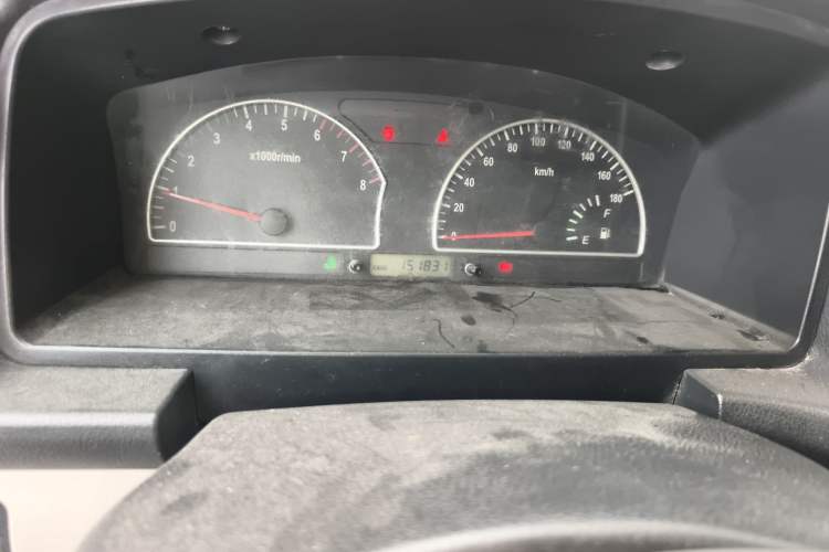 Used Dongfeng Shuaike 2013 Revised Version 1.5L Manual Standard Trim 5 Seats China V Emission Standard Odometer Close Up