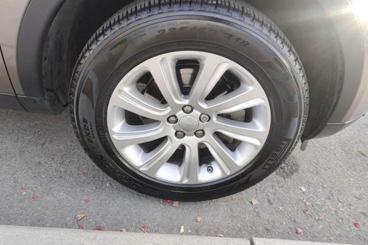 Used Land Rover Discovery Sport 2016 2.0T SE Right Front Wheel Hub