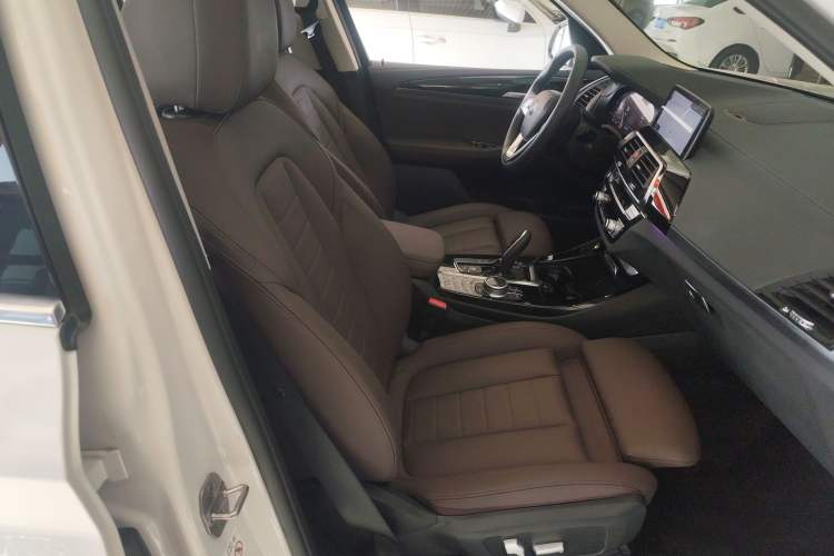 Used BMW X3 2021 Facelift xDrive25i Luxury Package Right Front Seat