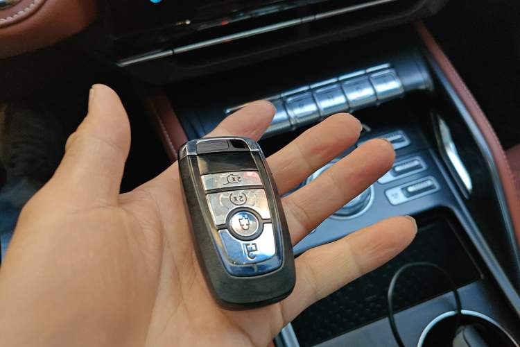 Used Lincoln Nautilus 2023 2.0T All-Wheel-Drive Zunrui Hybrid Version
