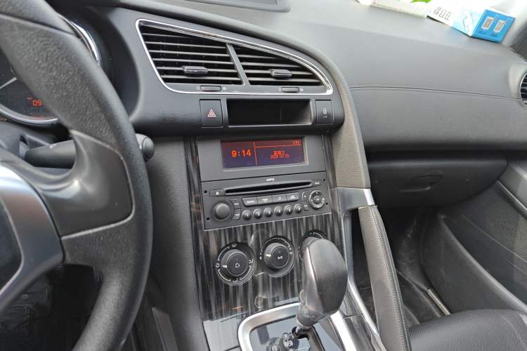 Used Peugeot 3008 2015 2.0L Automatic Classic Edition