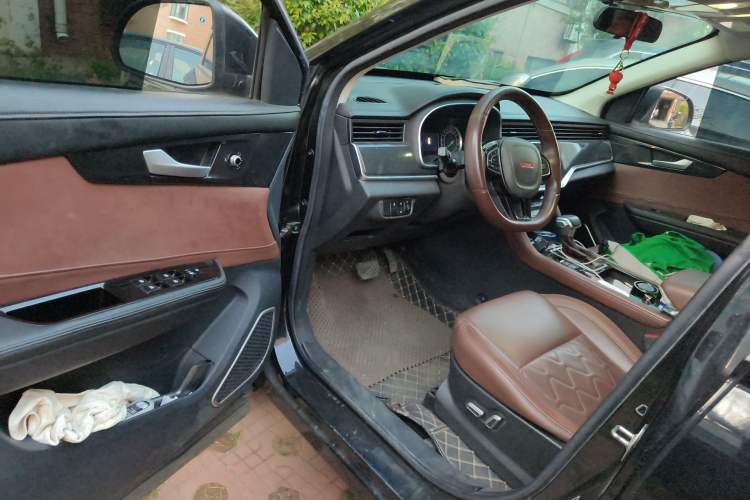 Used Sinotruk VGV U70 2020 1.5T Automatic Smart Luxury Flagship 7-Seater Driver Seat