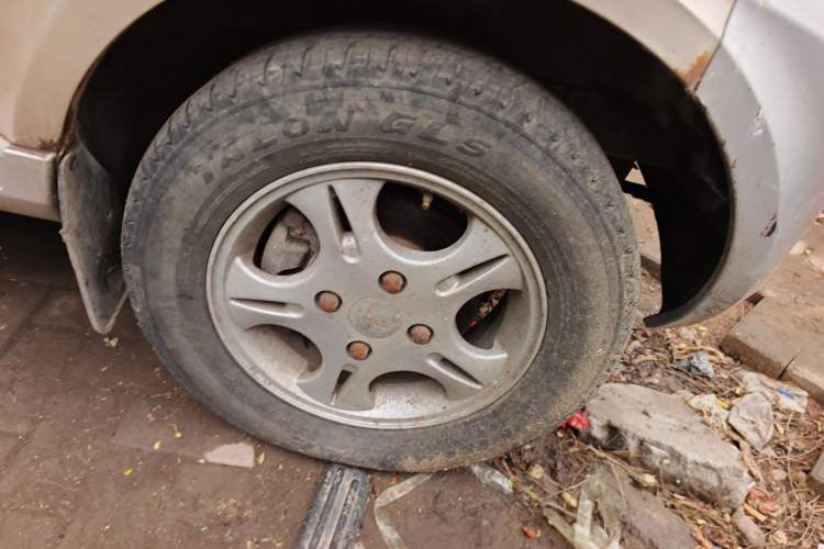 Used Wuling Rongguang 2011 1.2L Base Version Right Front Wheel Hub