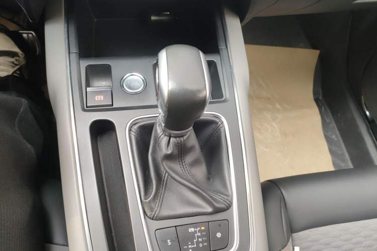 Used Citroen C5 AIRCROSS 2017 350THP Fashion Edition Gear Lever