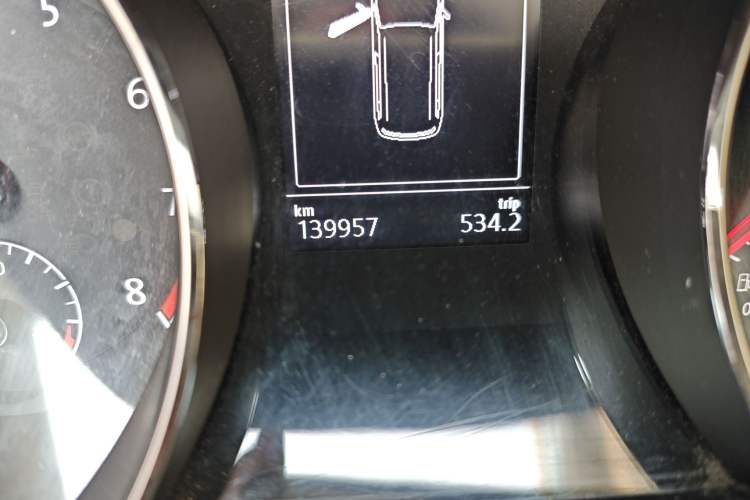 Used Volkswagen Touran 2018 Volkswagen Touran L 280TSI DSG Style Edition 7 Seats China V Emission Standard Odometer Close Up