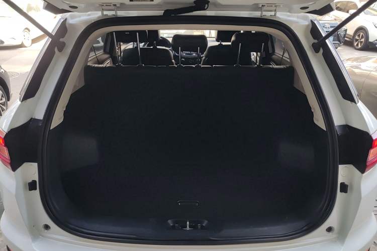 Used CHANGAN CS55 2017 1.5T Manual Colorful Edition Trunk