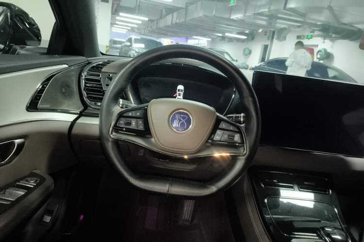 Used BYD Han 2025 EV 605KM Prestige Model Steering Wheel