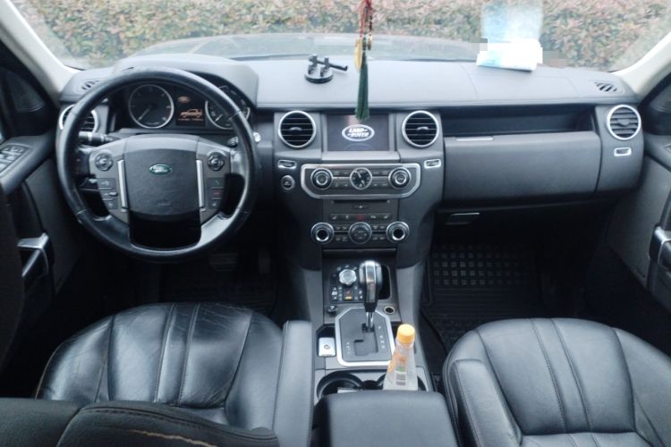 Used Land Rover Discovery 2011 3.0 SDV6 HSE Diesel Version Center Console