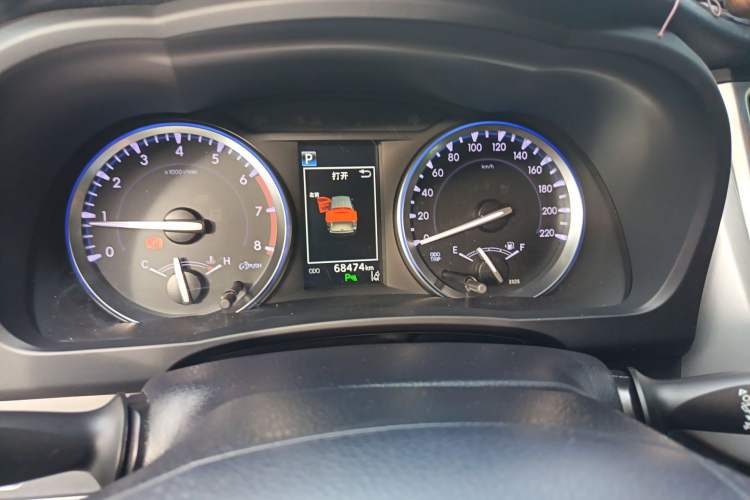 Used Toyota Highlander 2018 2.0T Four-Wheel Drive Luxury Version 7 Seats China VI Standard Instrument Cluster