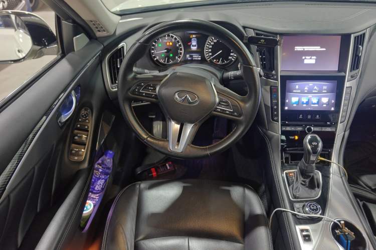 Used Infiniti Q50L 2018 2.0T Enjoyment Version China VI Standard Steering Wheel