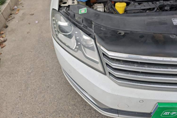 Used Volkswagen Magotan 2013 2.0 TSI Ultimate Model Right Front Headlight