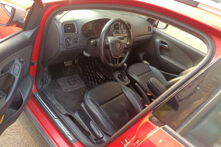 Used Volkswagen Polo 2014 1.6L Cross Polo Automatic
