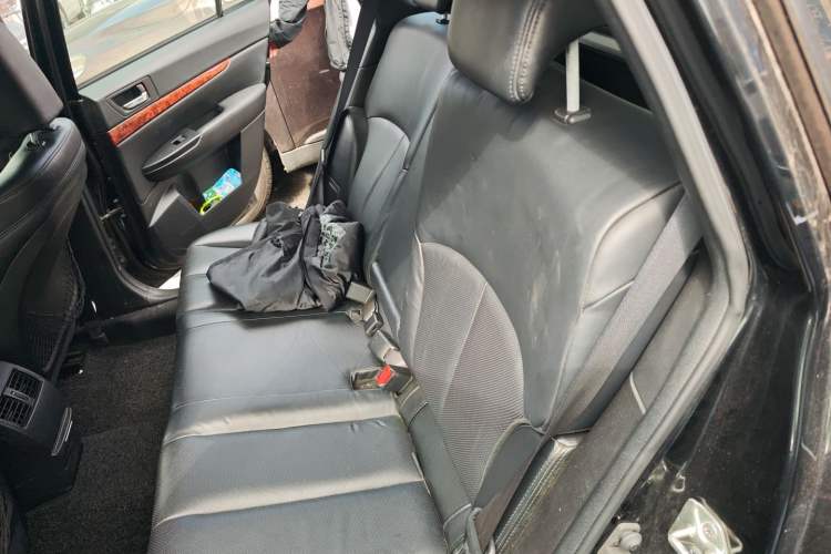 Used Subaru Outback 2010 2.5i Luxury Edition Left Rear Seat